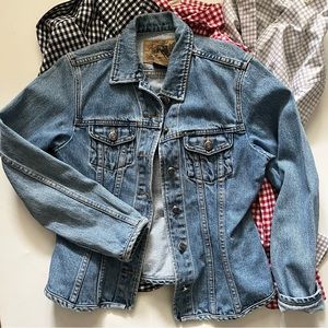 Facconable Vintage Fitted Jean Jacket Size Medium